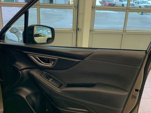 Used 2020 Subaru Forester Premium image 22