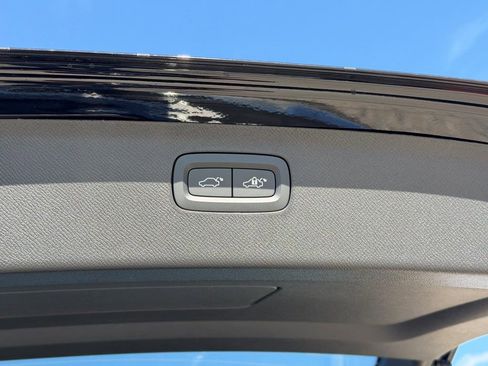New 2026 Volvo XC90 B6 Plus w/ Protection Package Premier AWD/4WD image 16