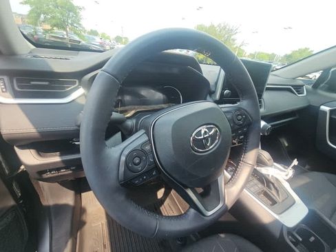 Used 2023 Toyota RAV4 XLE w/ Convenience Package AWD/4WD image 7