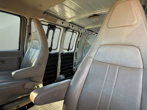 Used 2023 GMC Savana 2500 w/ Driver Convenience Package RWD image 18