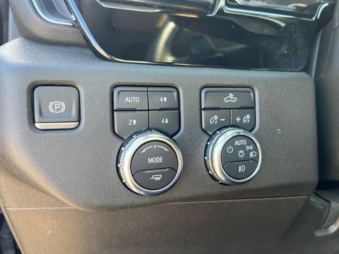 Used 2024 GMC Sierra 1500 Elevation w/ Preferred Package AWD/4WD image 19