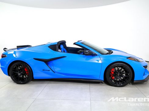 Used 2024 Chevrolet Corvette Z06 RWD image 10