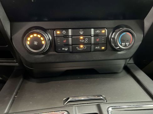 Used 2019 Ford F150 XLT w/ Equipment Group 302A Luxury AWD/4WD image 17