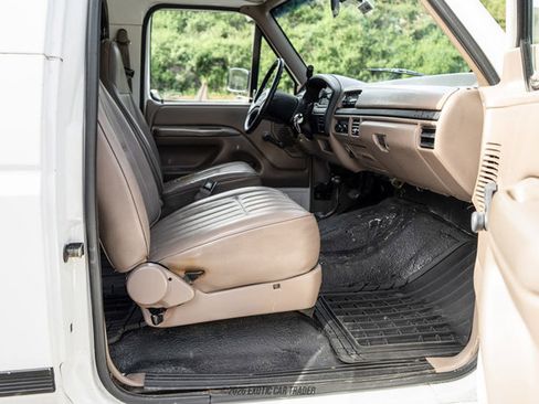 Used 1992 Ford Bronco Custom AWD/4WD image 39