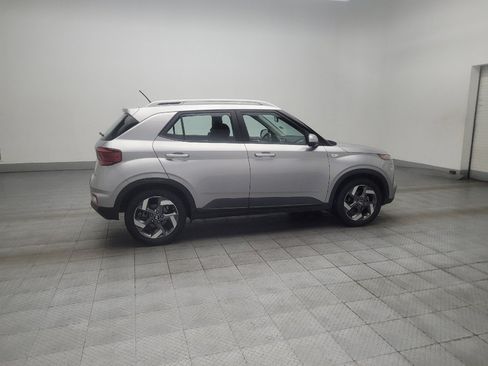 Used 2023 Hyundai Venue SEL FWD image 10