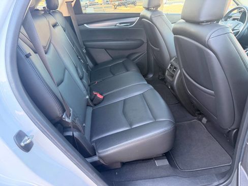 Used 2018 Cadillac XT5 Luxury w/ Driver Awareness Package AWD/4WD image 35