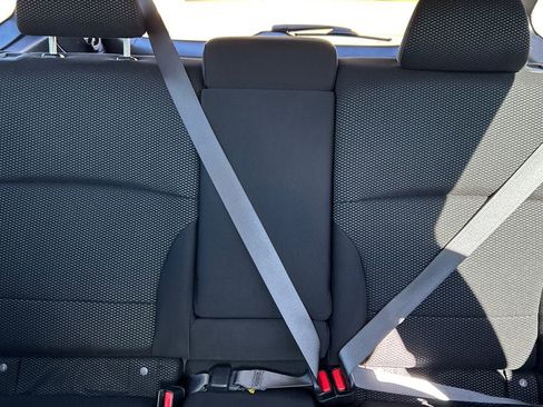 Used 2018 Subaru Outback 2.5i Premium image 19