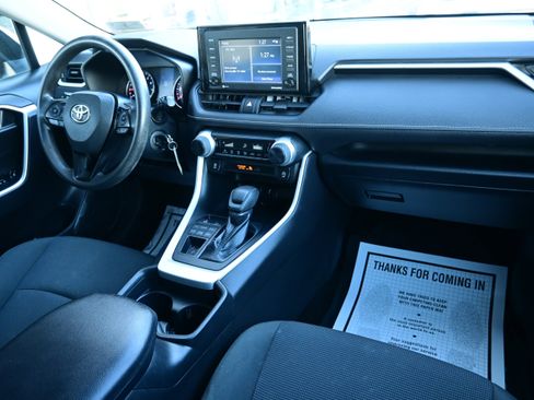 Used 2020 Toyota RAV4 LE image 21