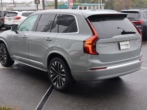 Used 2025 Volvo XC90 B6 Plus image 8