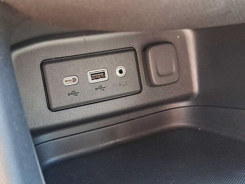 Used 2024 Chevrolet Equinox LT FWD image 23