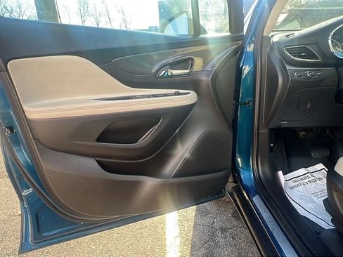 Used 2019 Buick Encore Essence image 22
