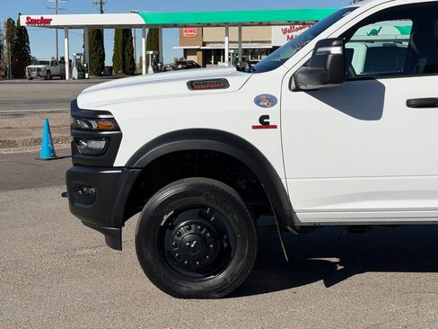 Used 2025 RAM 5500 Tradesman w/ Safety Group image 11