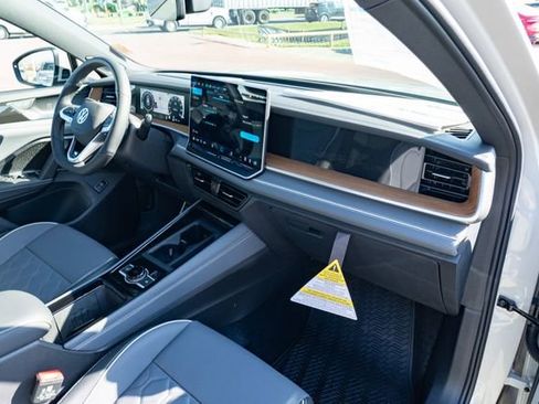 New 2026 Volkswagen Tiguan SEL R-Line image 42