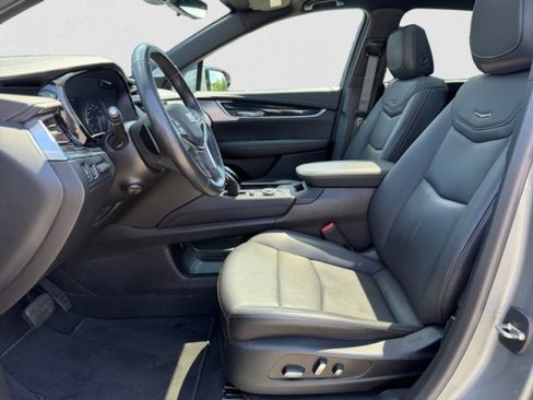 Used 2023 Cadillac XT5 Premium Luxury w/ Technology Package FWD image 10