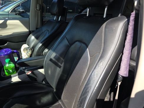 Used 2018 Chrysler Pacifica Limited w/ Tire & Wheel Group image 5