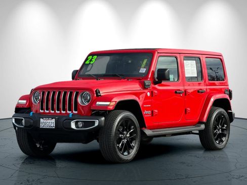 Used 2023 Jeep Wrangler Unlimited Sahara w/ Cold Weather Group image 8