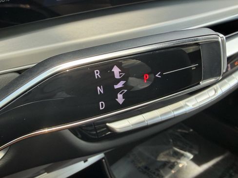Used 2024 Cadillac Lyriq Luxury RWD image 32