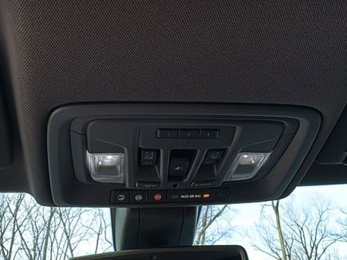 Used 2019 GMC Sierra 1500 AT4 w/ AT4 Premium Package image 23