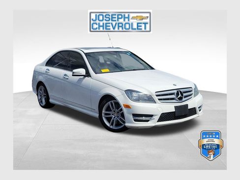 Used 2013 Mercedes-Benz C 300 4MATIC Sedan image 1