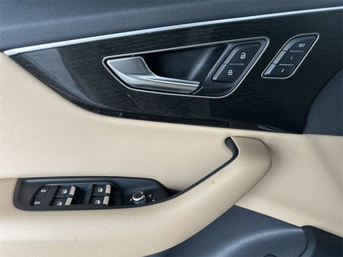 Used 2023 Audi Q7 2.0T Premium w/ Convenience Package image 11