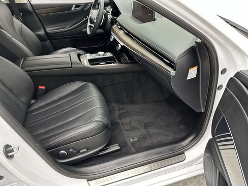 Certified 2024 Genesis G80 image 24