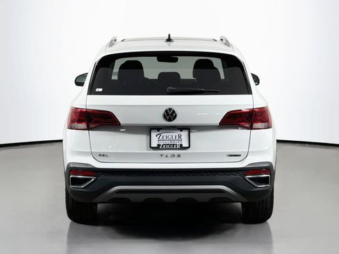 Used 2022 Volkswagen Taos SEL w/ Panoramic Sunroof Package AWD/4WD image 6