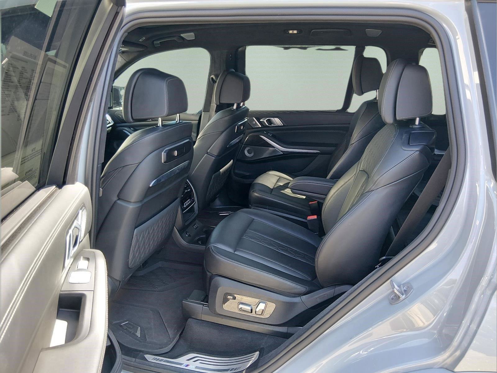 Used 2024 BMW X7 M60i w/ Executive Package AWD/4WD image 14