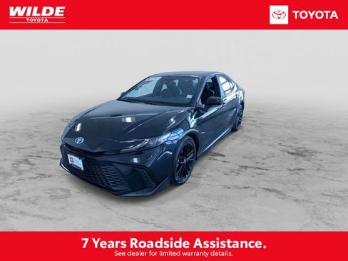Certified 2025 Toyota Camry SE image 5