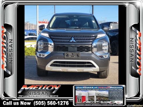 Used 2024 Mitsubishi Outlander SE image 2