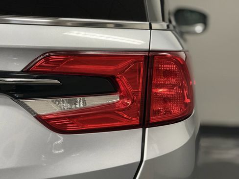 Used 2024 Honda Odyssey EX-L image 11