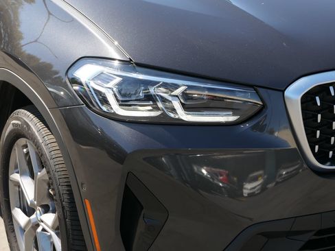 Used 2025 BMW X4 xDrive30i w/ Premium Package AWD/4WD image 8