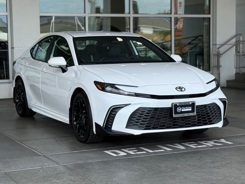New 2026 Toyota Camry SE image 6