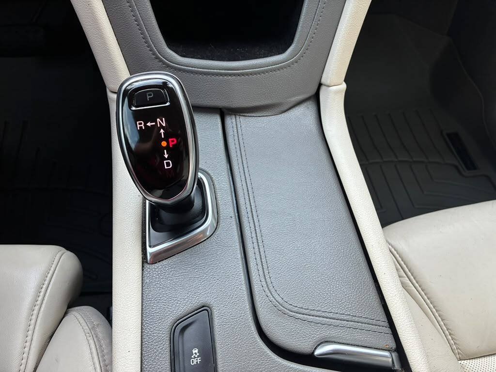 Used 2017 Cadillac XT5 Luxury w/ Driver Awareness Package FWD image 5