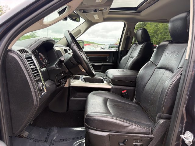 Used 2018 RAM 1500 Laramie w/ Convenience Group AWD/4WD image 11