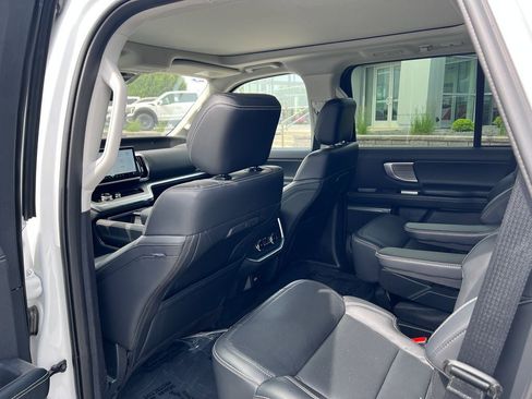 Certified 2025 Ford Expedition Platinum AWD/4WD image 12