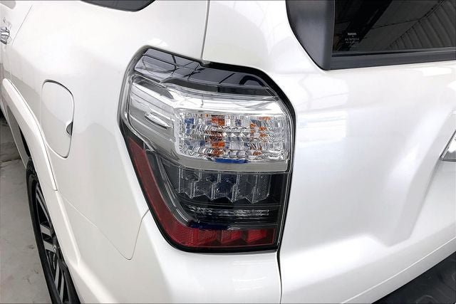 Used 2021 Toyota 4Runner Limited AWD/4WD image 27