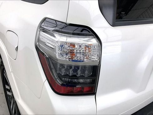 Used 2021 Toyota 4Runner Limited AWD/4WD image 27
