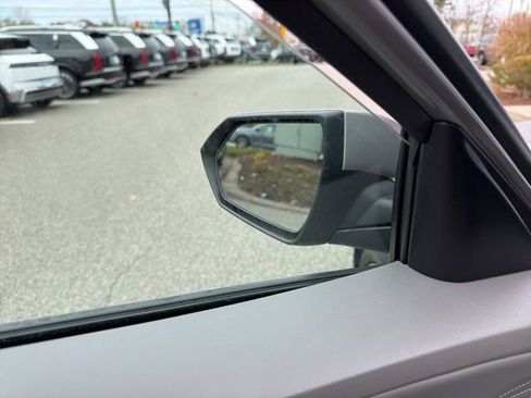 Used 2023 Hyundai Elantra SEL w/ Convenience Package image 13