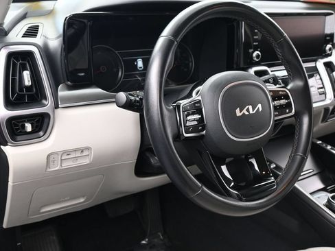 Used 2023 Kia Sorento EX FWD image 15