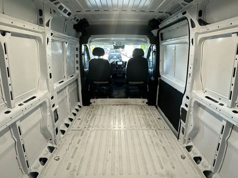 Used 2026 RAM ProMaster 2500 w/ Convenience Group FWD image 14