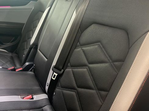 Used 2025 Volkswagen Atlas Peak Edition SE AWD/4WD image 13