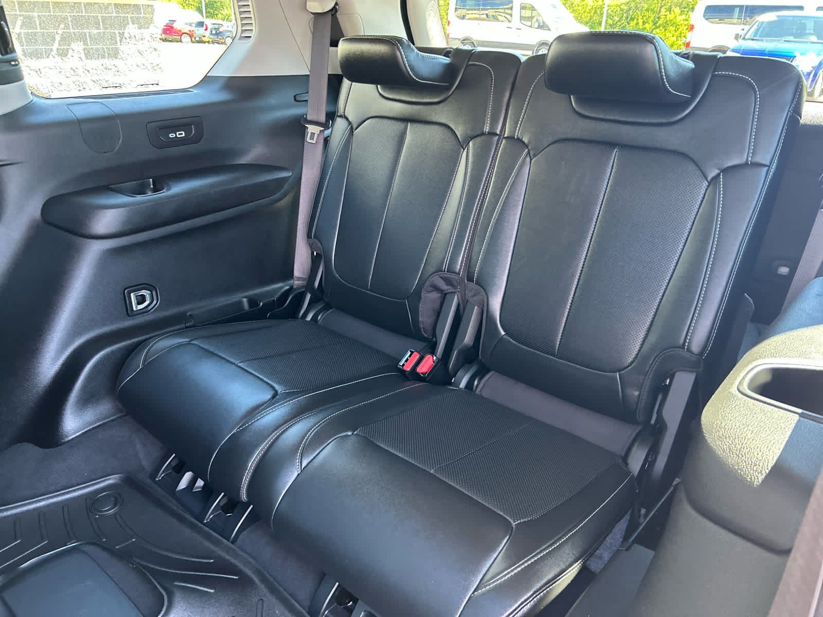 Used 2023 Jeep Grand Cherokee L Limited w/ Luxury Tech Group II AWD/4WD image 25