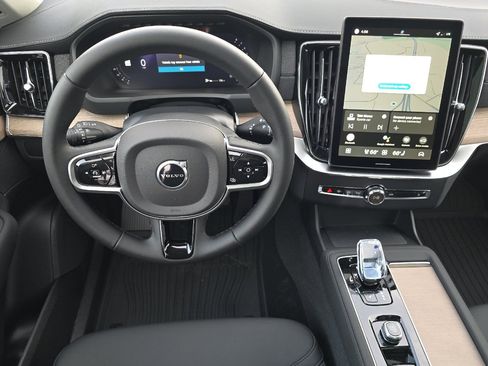New 2026 Volvo XC90 B5 Plus w/ Protection Package AWD/4WD image 13