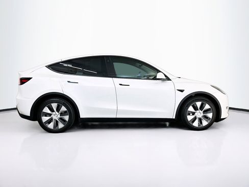 Used 2023 Tesla Model Y Long Range image 10