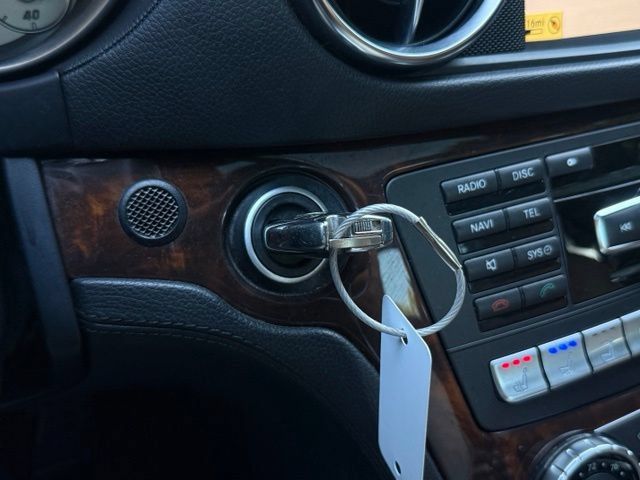 Used 2013 Mercedes-Benz SL 550 image 30