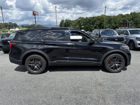 Used 2025 Ford Explorer ST AWD/4WD image 8