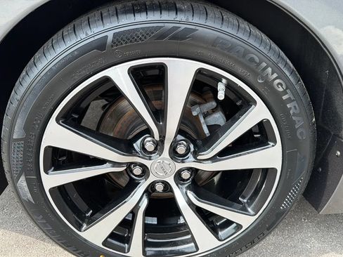Used 2018 Nissan Maxima Platinum FWD image 12