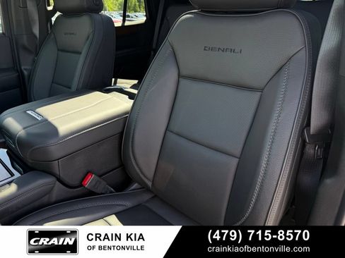 Used 2026 GMC Yukon Denali w/ Sun & Power Step Package AWD/4WD image 23
