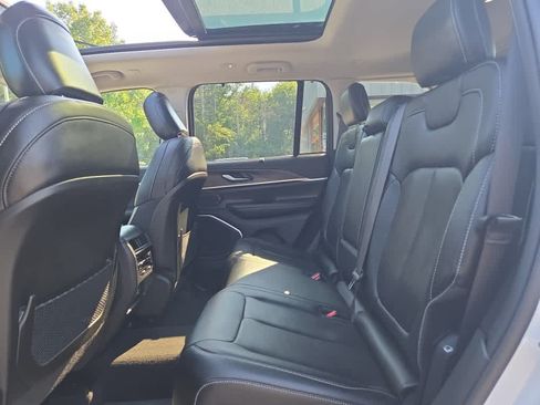 Used 2023 Jeep Grand Cherokee 30th Anniversary AWD/4WD image 32