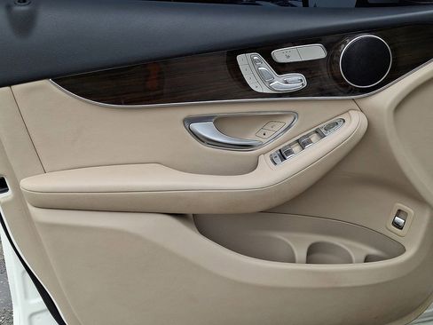 Used 2017 Mercedes-Benz GLC 300 GLC 300 4D Sport Utility w/ Premium 1 Package image 12